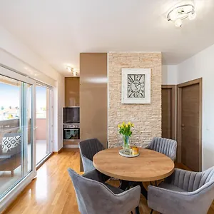Apartment Lipotica - Luxury, With Sea View, Nin