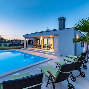 Lorena Dalmacija Zadarvillas Vila